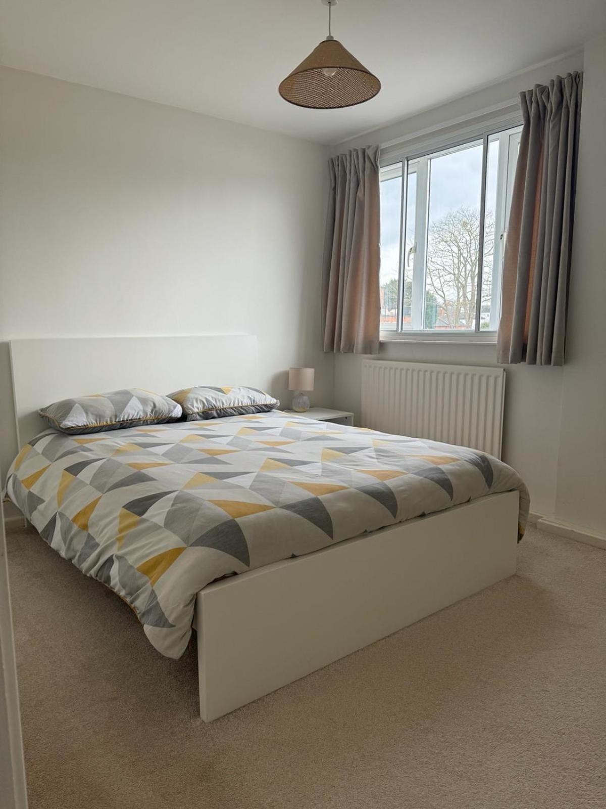 Stratford Upon Avon: 2 Bed Town Centre Apartment, Parking For One Car Extérieur photo